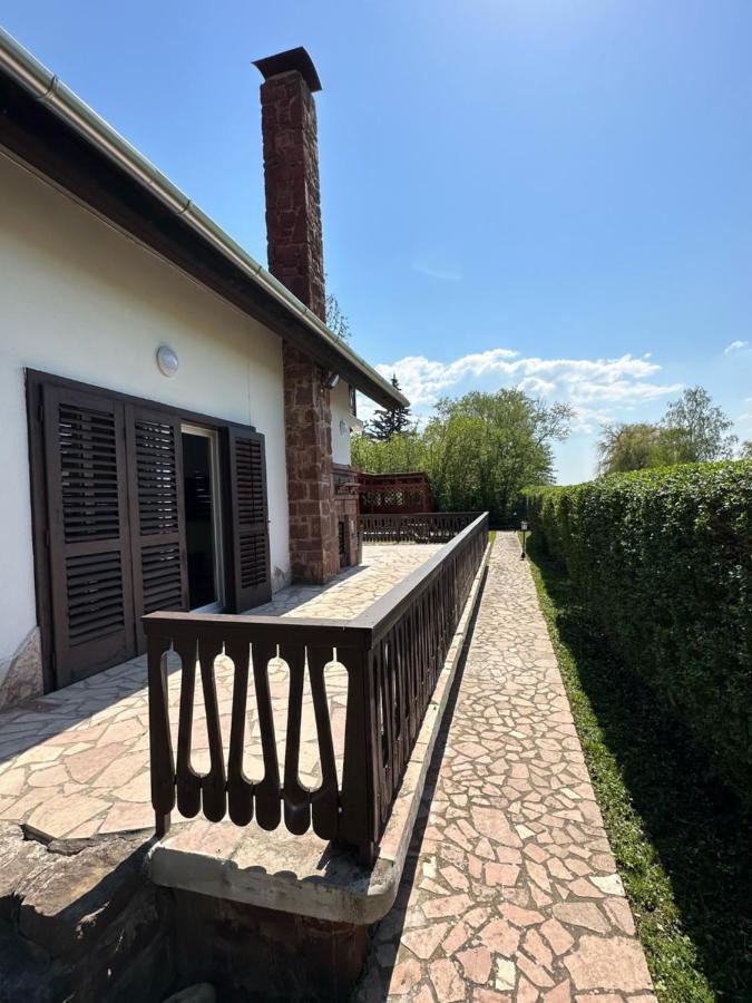 Hangulatos Balaton Parti Nyaralo Révfülöp Exteriér fotografie